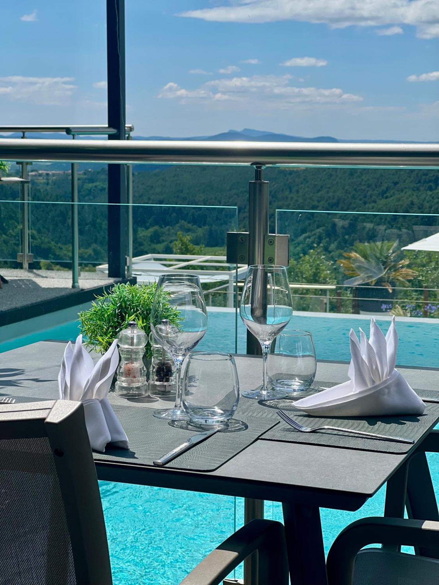 Domaine De Chalveches Hotel Spa 4* Faugeres  Ngoại thất bức ảnh